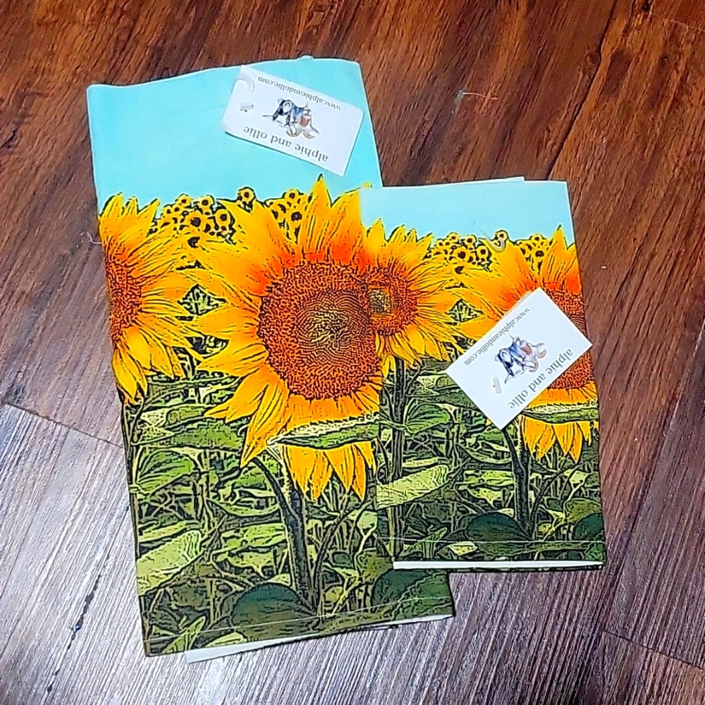 Alphie and Ollie sunflower napkin 20x20 and kitchen towel 30x30